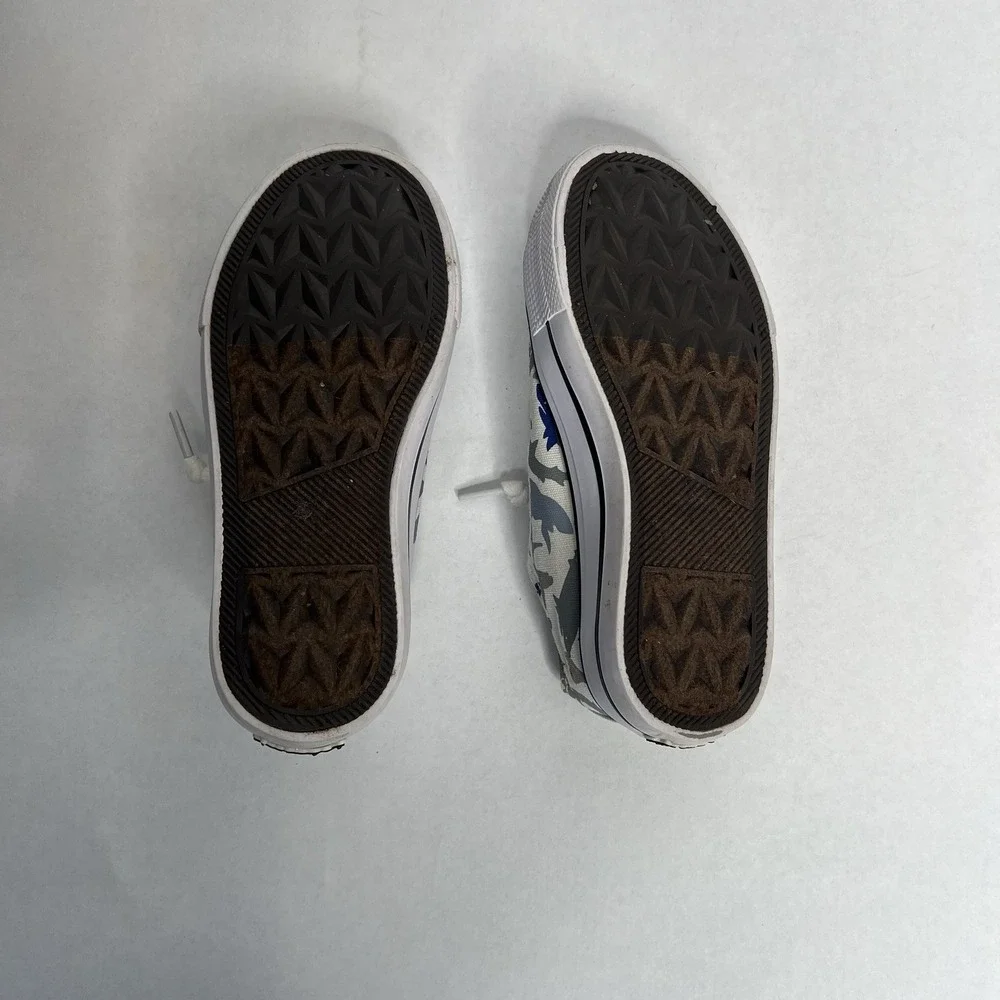 Weestep Boys Sneakers Canvas Shoes Size 9 Shark Slip On Tie Boat Skater